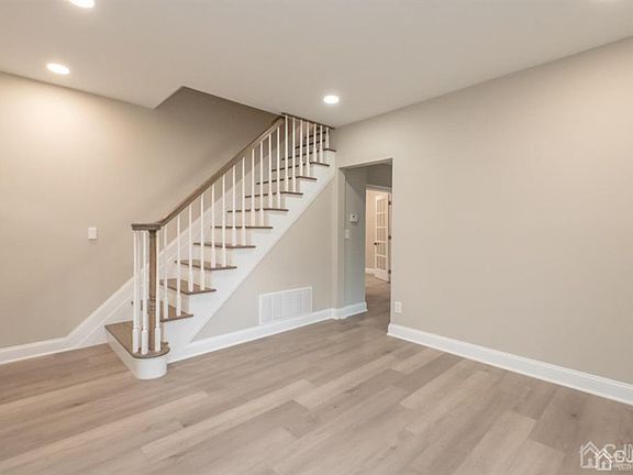 3rd image of 149 Joseph St
