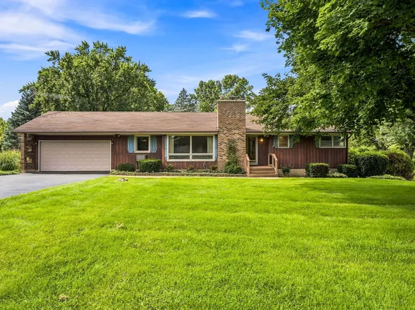 24422 W Cherokee Trl, Grayslake, IL 60030