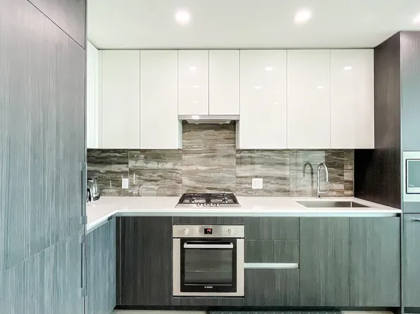 1888 Gilmore Ave #1408, Burnaby, BC V5C 0L2