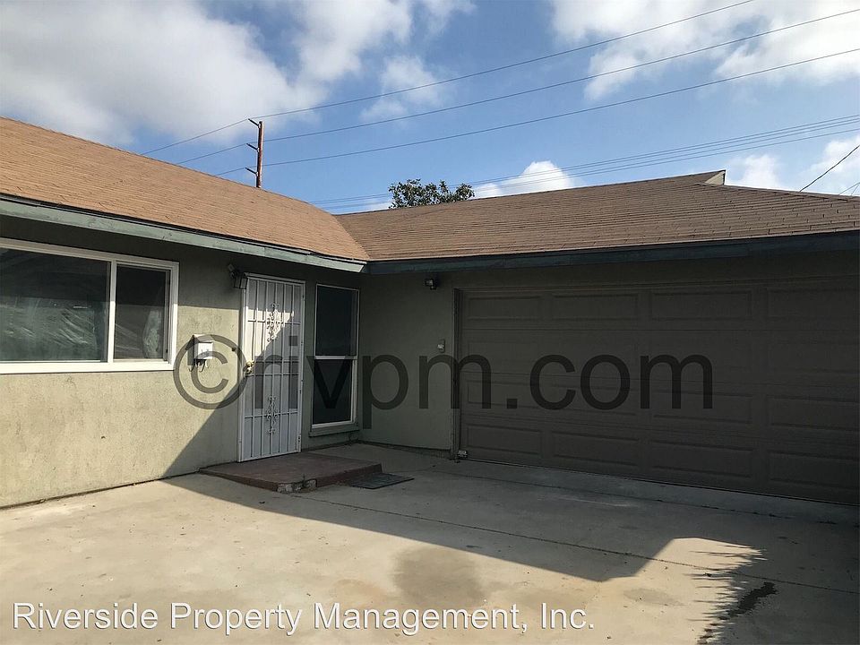 2nd image of 4167 Broadmoor St
