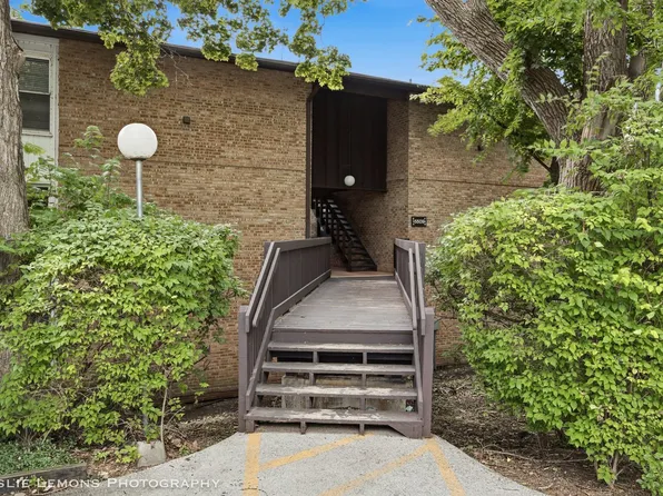 5509 E Lake Dr APT C, Lisle, IL 60532