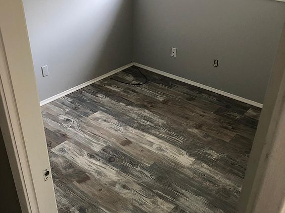 4th image of 505 Glengarry Dr