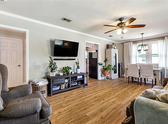 4th image of 150 Middle Park Pl