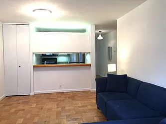 Rented by R New York