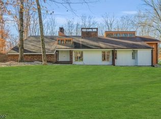 37 New Rd, Lambertville, NJ 08530