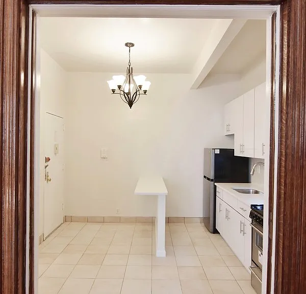 62 E 66th St #2R — Photo 8