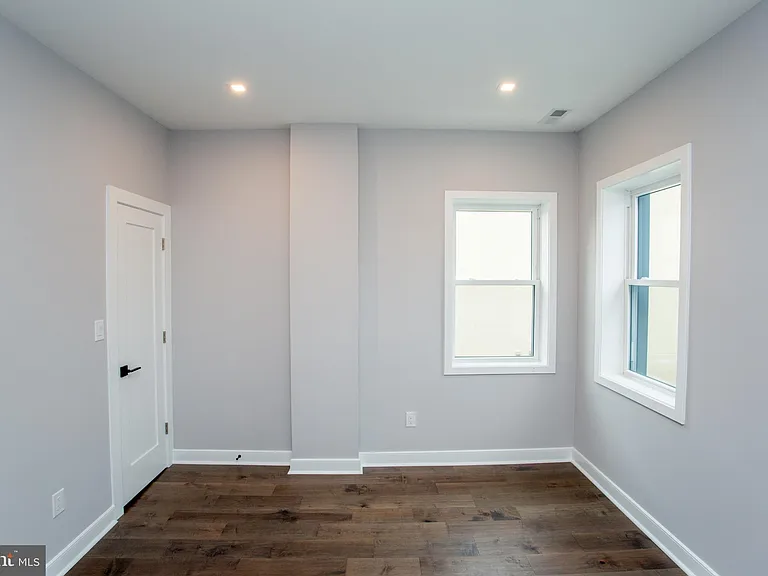 327 Wood St — Photo 51