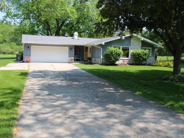 11762 North Ridgeway AVENUE, Mequon, WI 53097
