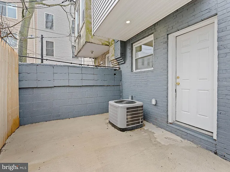 2211 Pierce St — Photo 21