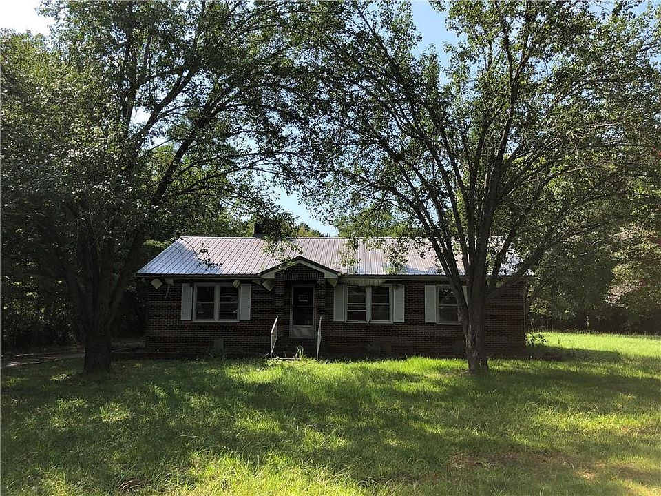 622 E Savannah St, Calhoun Falls, SC 29628 Zillow