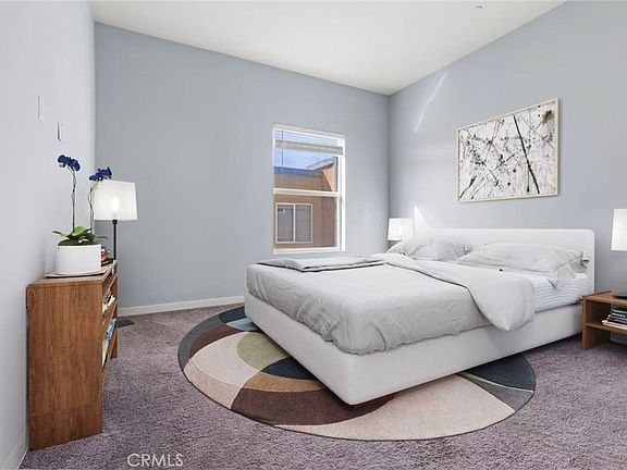 3rd image of 543 Rockefeller