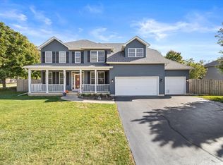 24 Hilltop Ln, South Elgin, IL 60177