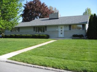 2956 Eastmoreland Dr, Oregon, OH 43616