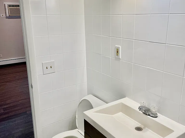 2423 Ogden Ave #3 — Photo 9