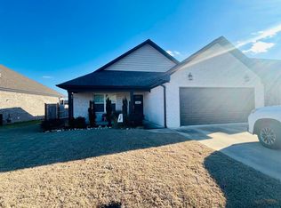 110 Lyn Ln, Tuscumbia, AL 35674