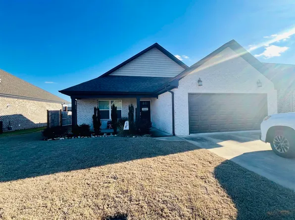 110 Lyn Ln, Tuscumbia, AL 35674