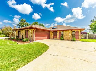 214 Lake Crescent Cir, Houma, LA 70360