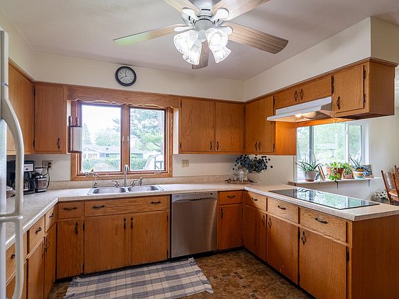 5th image of 2023 Williamsburg Pl