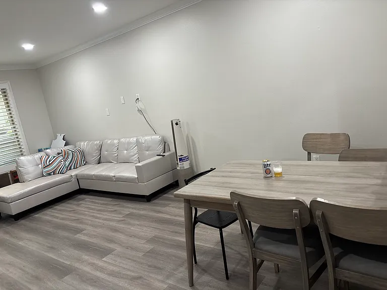 128 N Oak Knoll Ave #110 — Photo 7
