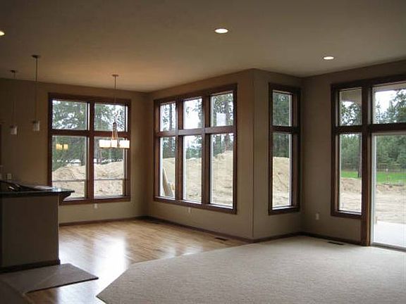 3rd image of 4221 E Moody Ln