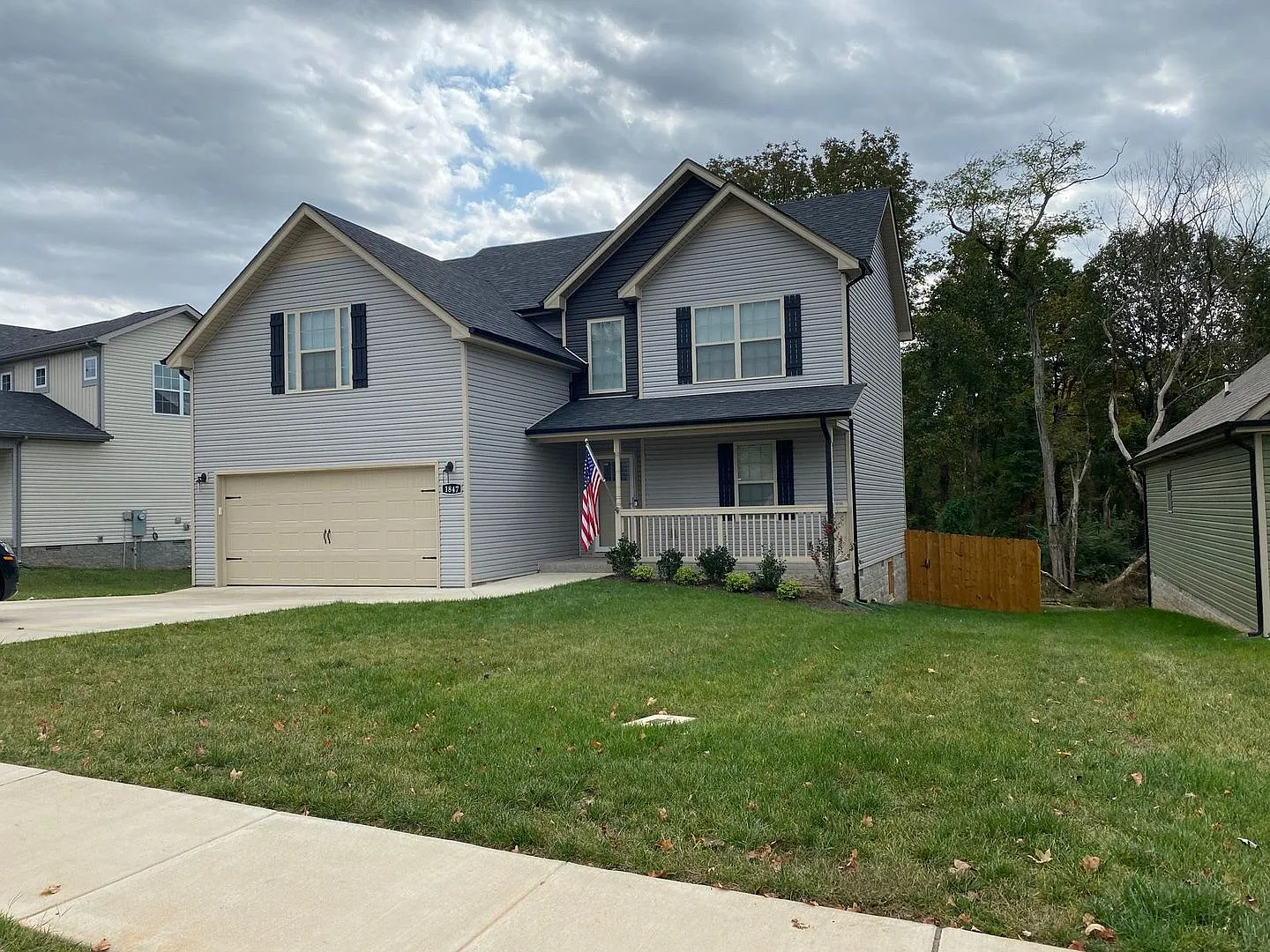 Beautiful Home Built in 2019!! Open Floor Plan with 3 Bed/2.5 Bath and 2 Car garage, Fenced yard! — Photo 1
