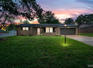 133 Winthrop Dr, Belleville, IL 62221