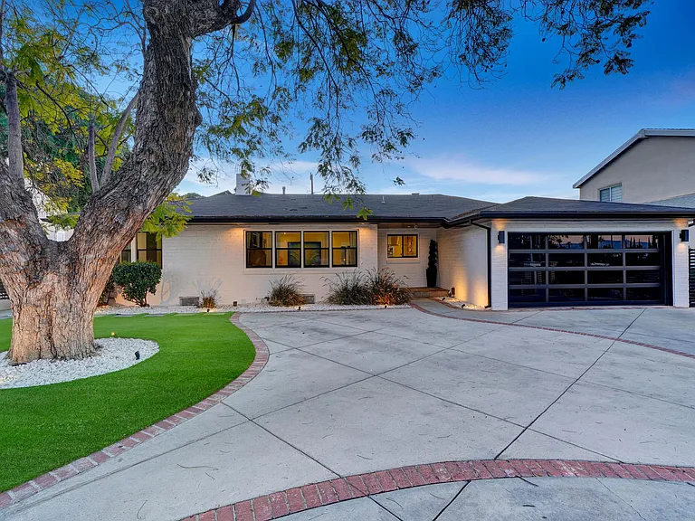 4029 Coldwater Canyon Ave — Photo 24