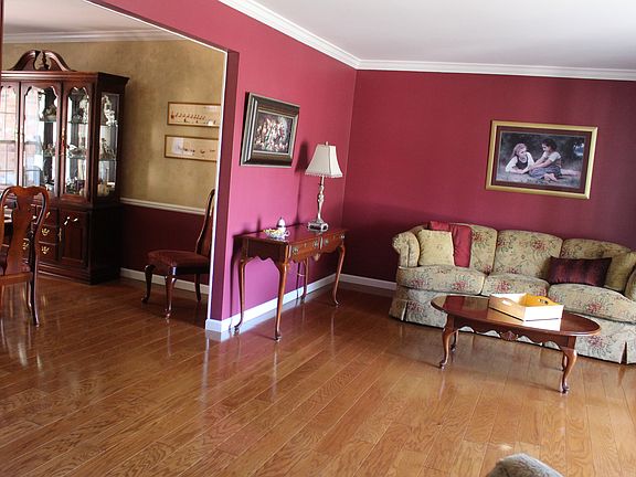 5th image of 16488 Winchester Dr