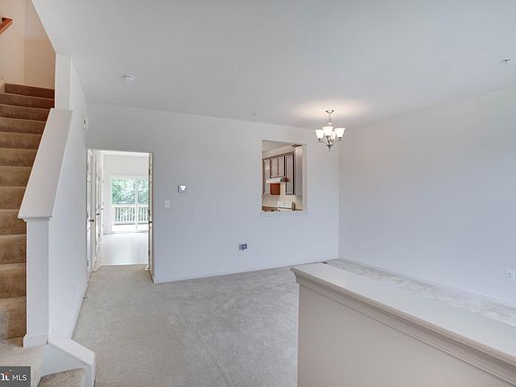 3rd image of 46385 Shining Willow Ln
