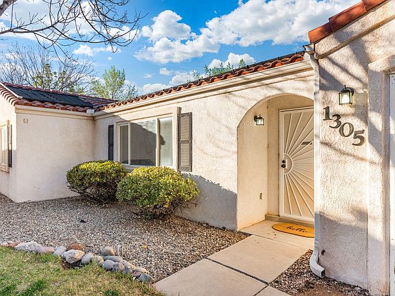 3rd image of 1305 Villa Campo NE