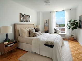 299 Roehampton Ave #324, Toronto, ON M4P1S2