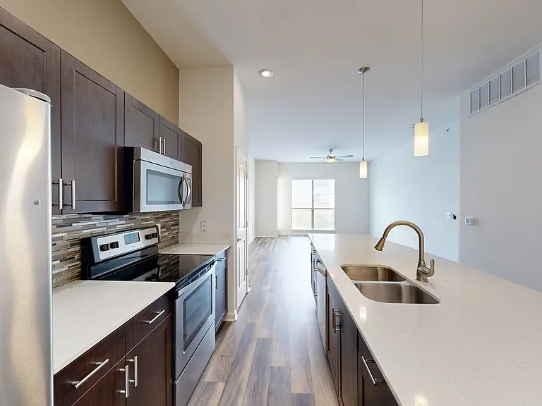Residences at the Domain — Photo 92