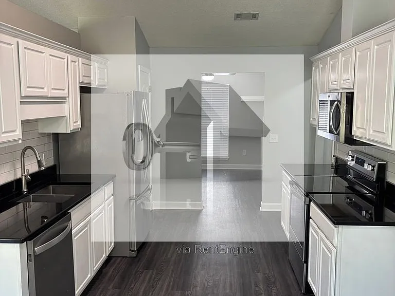 1068 Joaquin Rd — Photo 9