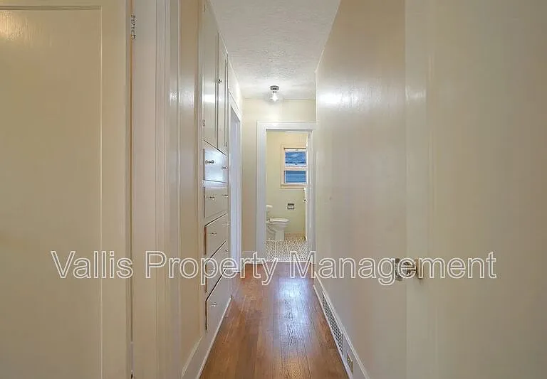 1760 Winter St SE — Photo 10