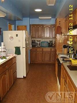 5th image of 1070 Blackwell Ln