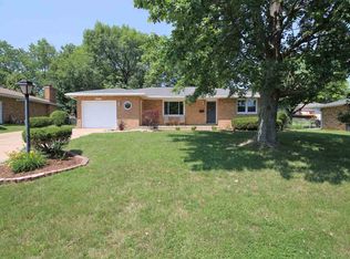 3229 W Chartwell Rd, Peoria, IL 61614