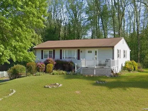 9 Merriewold Lane S, Monroe, NY 10950