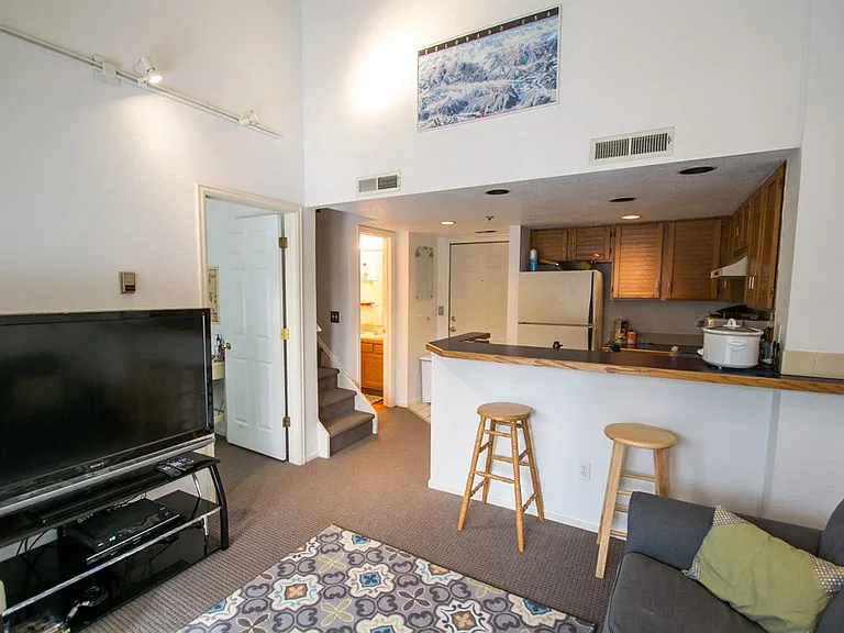 935 Broadway St. #203 — Photo 5