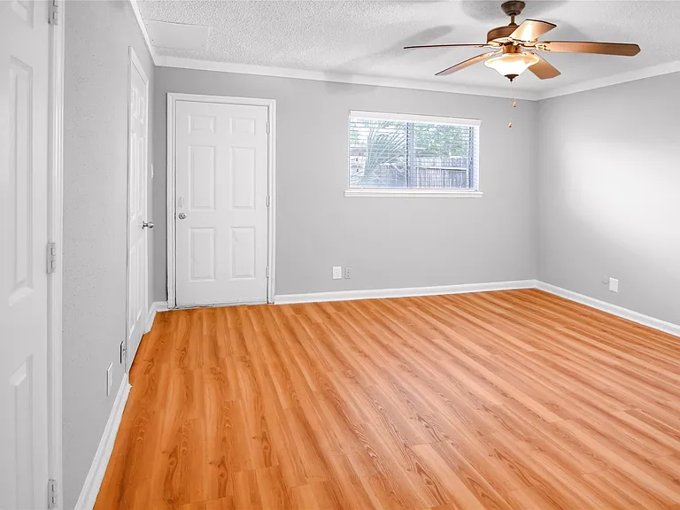 211 W F St #211 — Photo 10