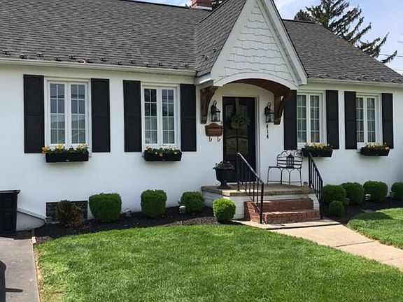 2nd image of 414 Maitland St