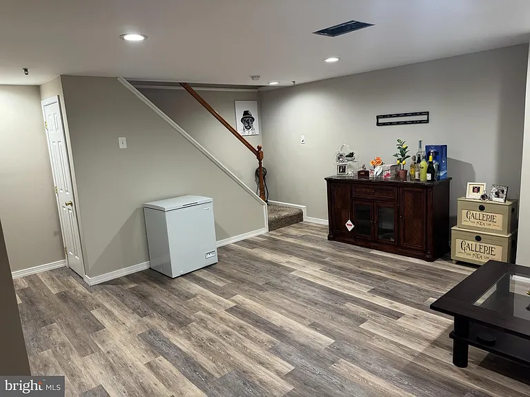1003 Woodview Ct — Photo 14