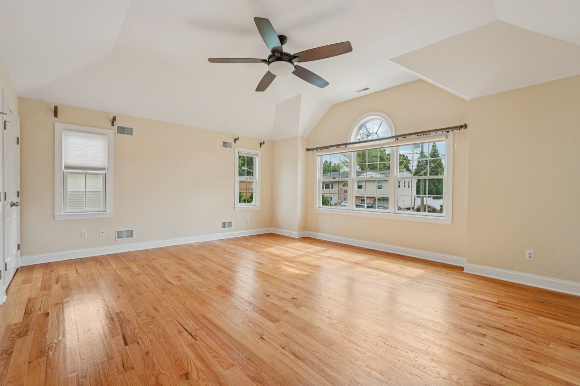 Spruce Ave-S1507-020.jpg