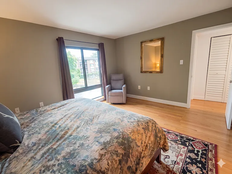 110 Roberts Ln #401 — Photo 16