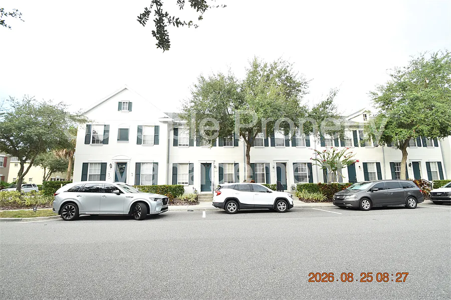 3 bed, 2.5 bath, 1470 sqft, $2,700 — Photo 1