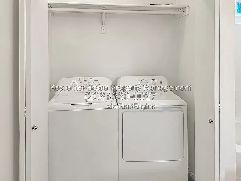 2111 E White Oak Ct #201 — Photo 6