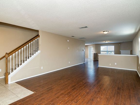 5th image of 4905 Trail Hollow Dr