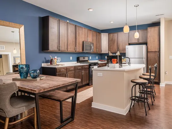 1400 Main St at Southpointe Town Center