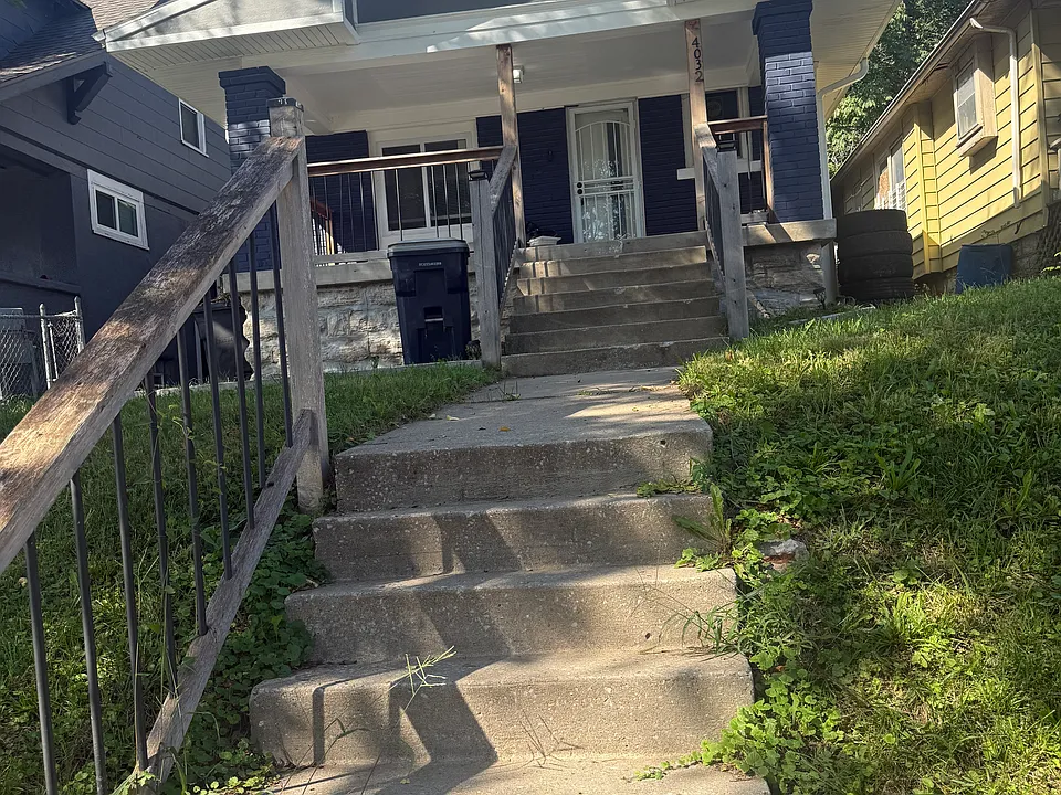 4032 Brooklyn Ave