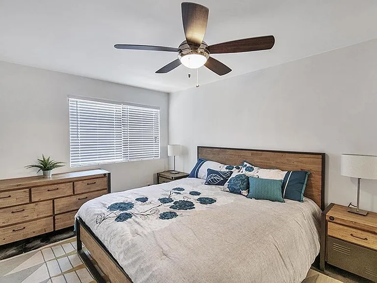 456 W Brown Rd — Photo 10