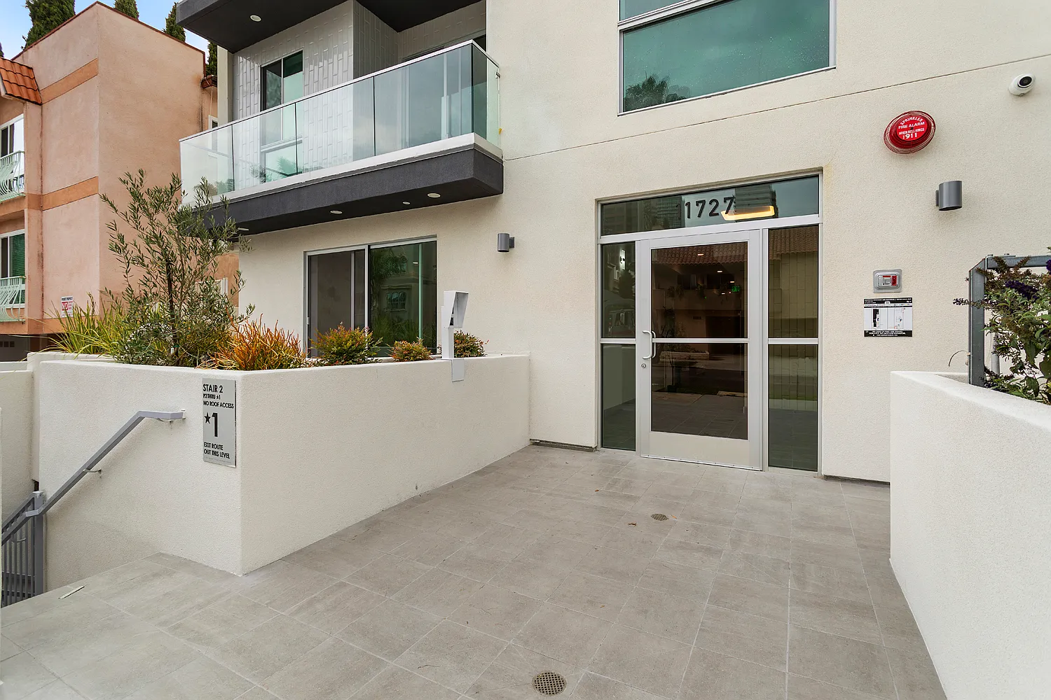 11727 Kiowa Ave — Photo 3